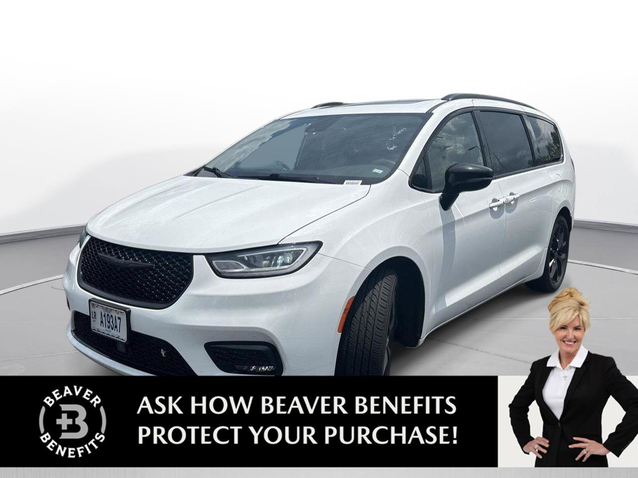Used 2025 Chrysler Pacifica Limited FWD image 1