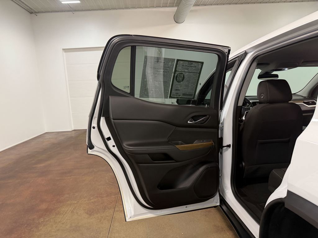 Used 2021 GMC Acadia SLE w/ Trailering Package image 45