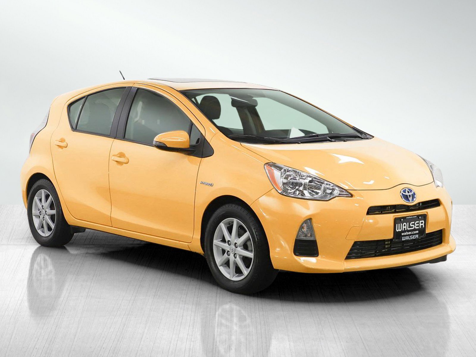 Used 2014 Toyota Prius C Three image 7