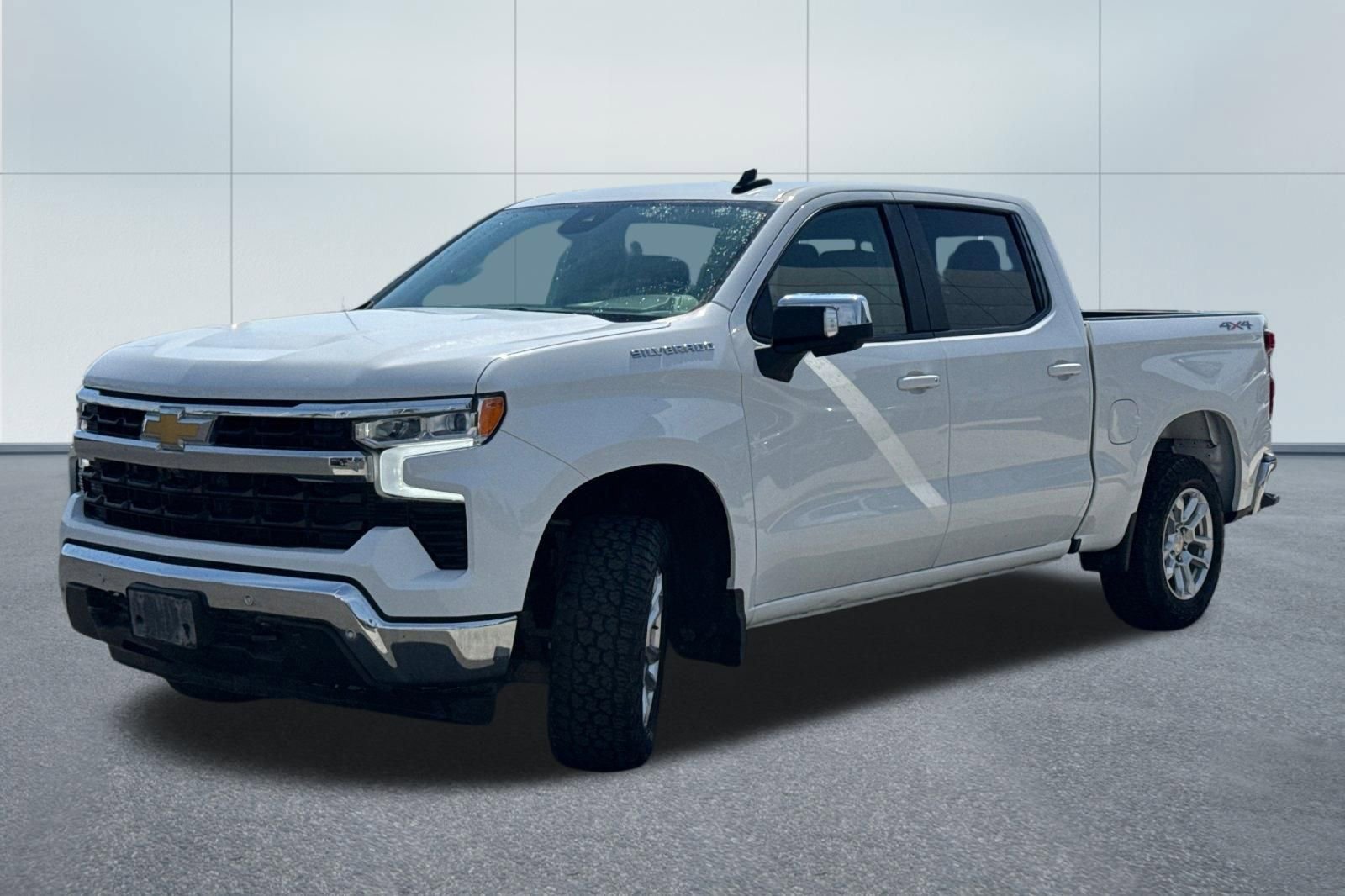 Used 2025 Chevrolet Silverado 1500 LT w/ Safety Package AWD/4WD image 6