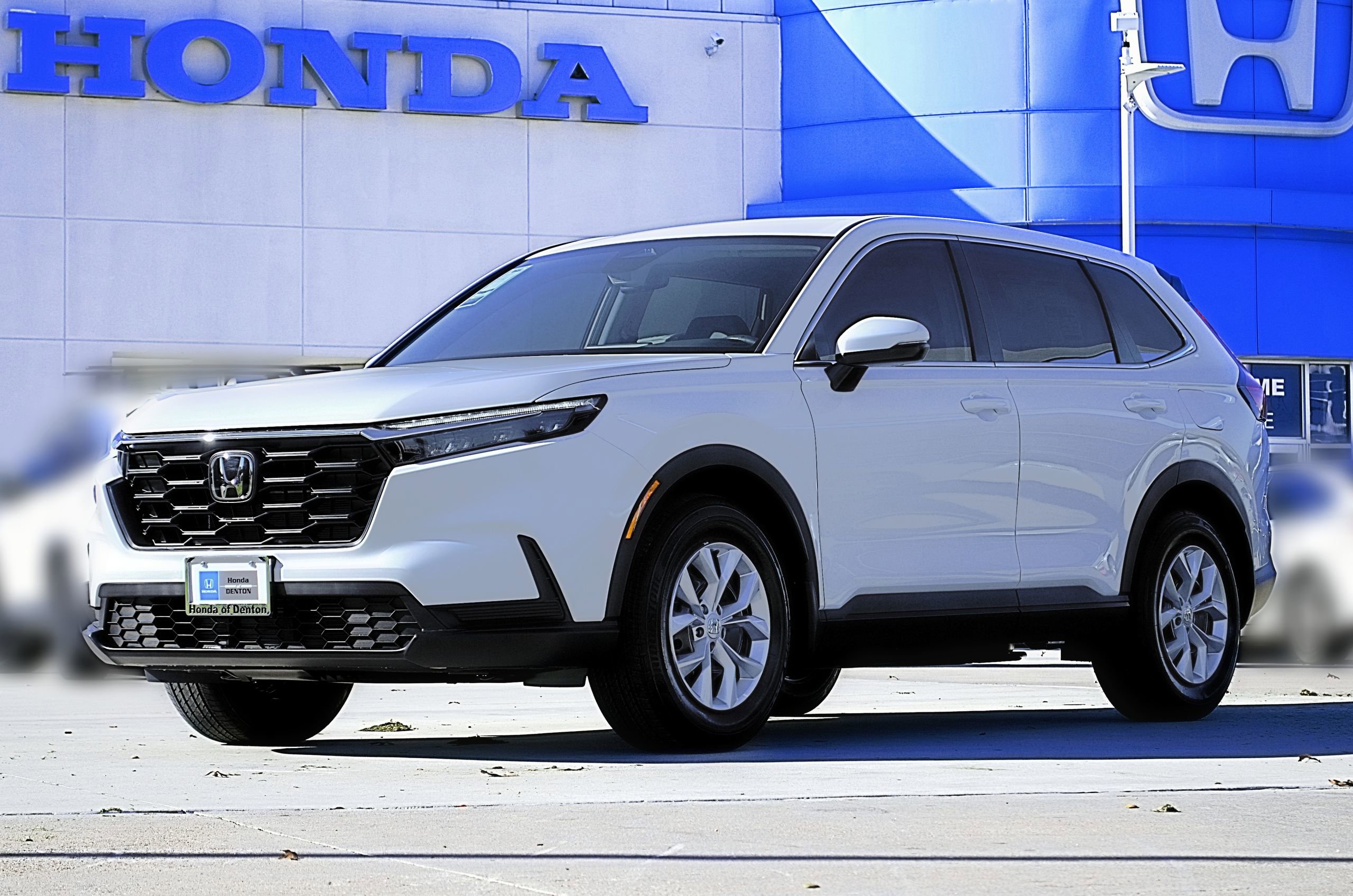 Used 2023 Honda CR-V LX image 1