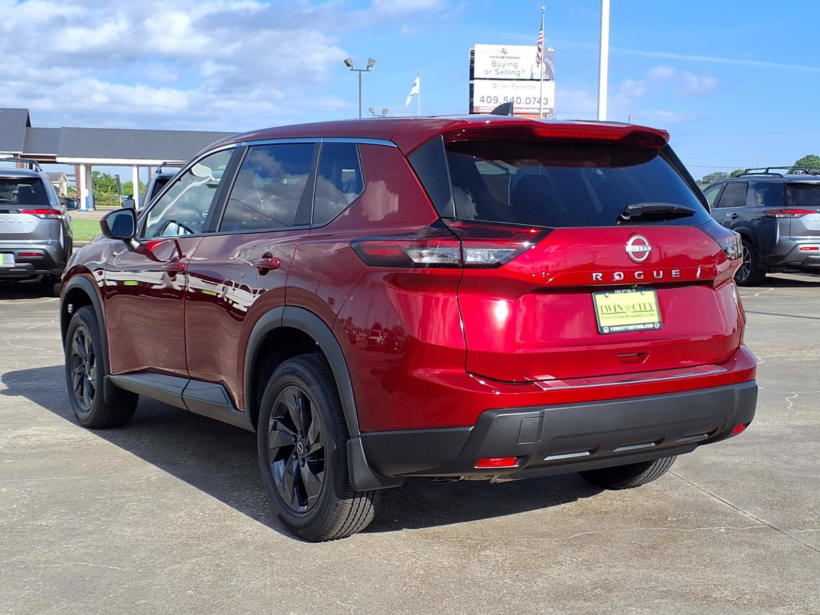 New 2026 Nissan Rogue SV FWD image 2