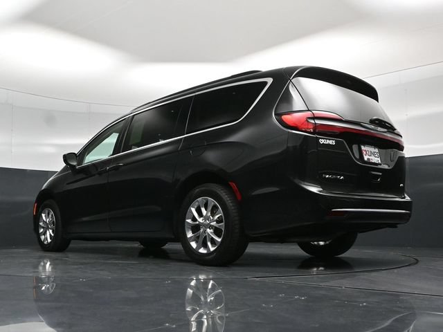 Certified 2022 Chrysler Pacifica Touring-L AWD/4WD image 64