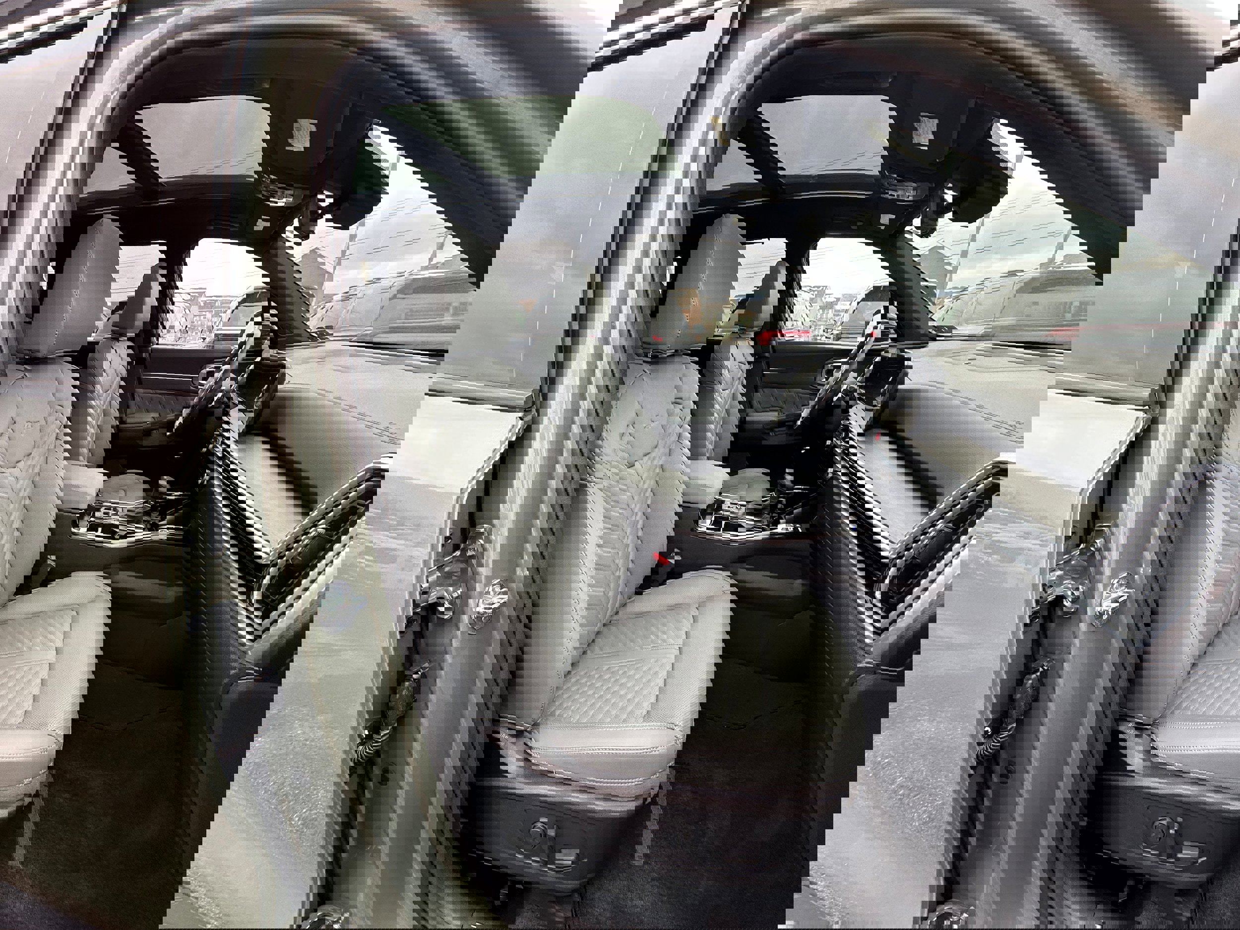 Used 2025 Kia Sorento SX Prestige w/ Sage Leather Package image 31