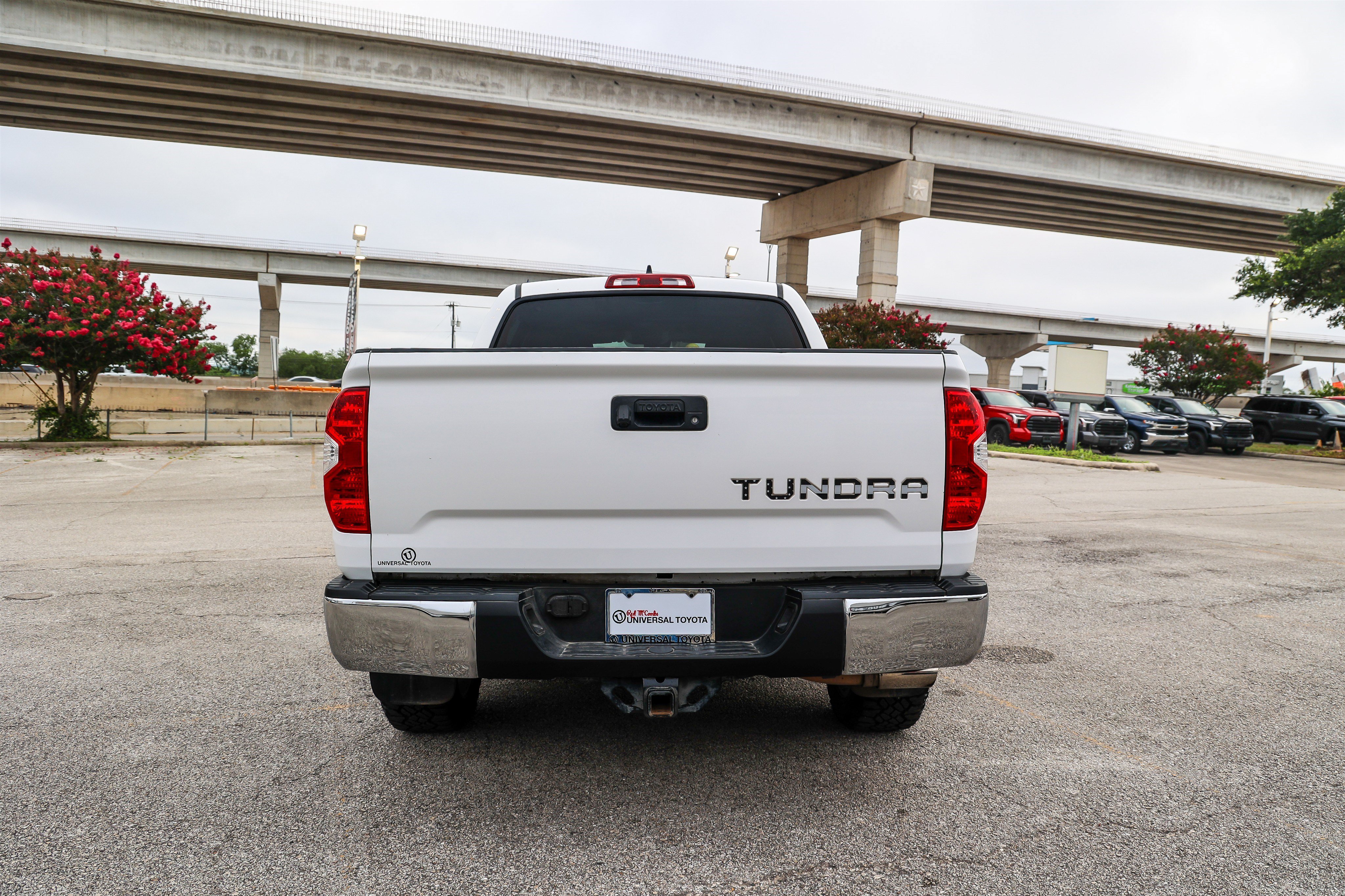 Used 2021 Toyota Tundra SR5 w/ SR5 Leather Package RWD image 8
