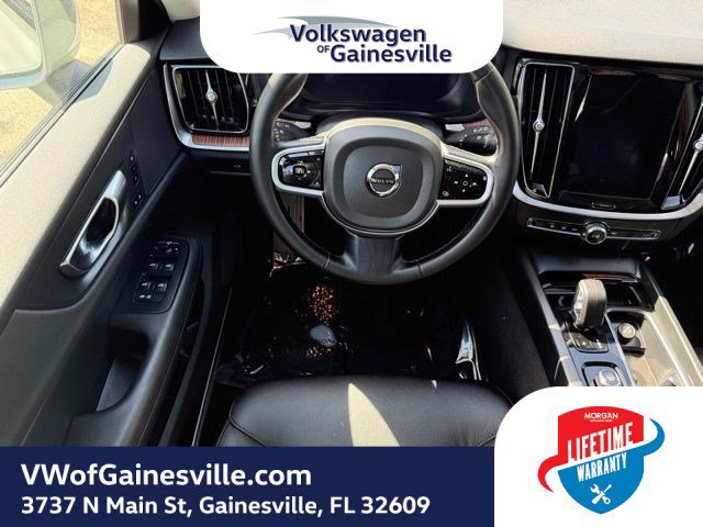 Used 2025 Volvo V60 B5 Cross Country Plus AWD/4WD image 15