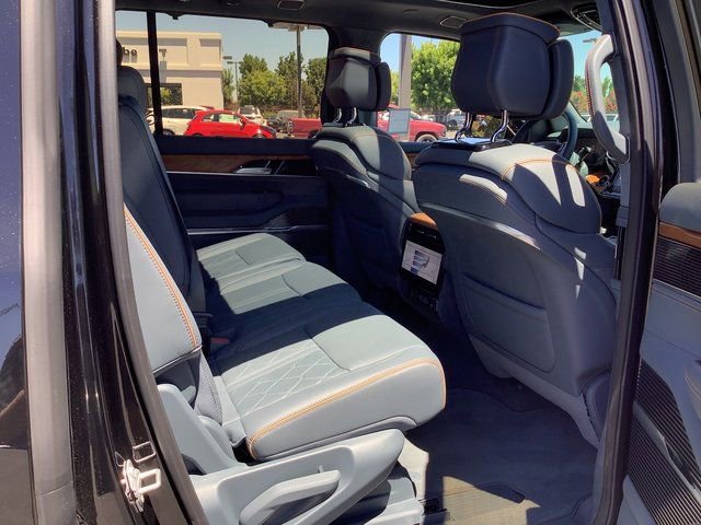 Used 2024 Jeep Grand Wagoneer Series III w/ Flexible Seating Group AWD/4WD image 37