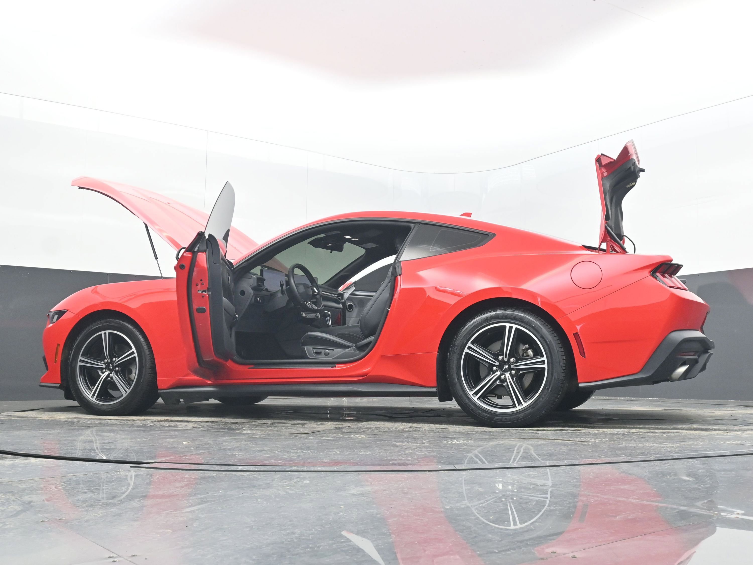 Used 2024 Ford Mustang EcoBoost image 38