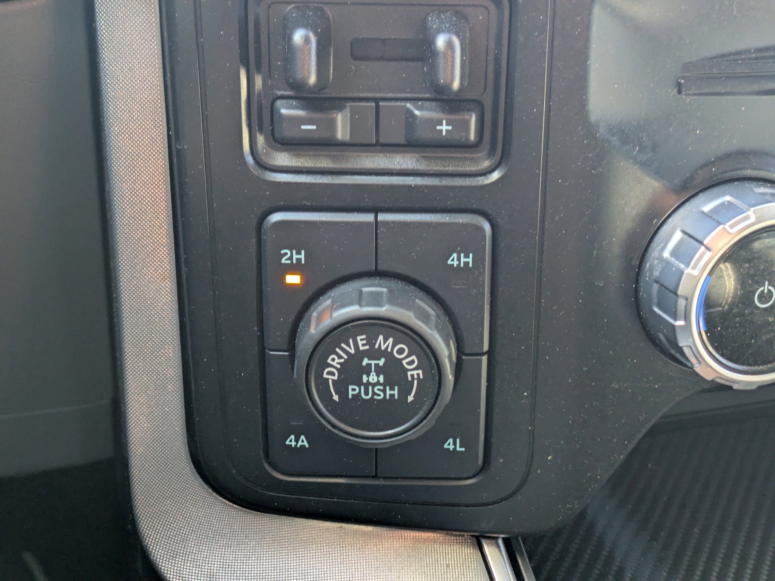 Used 2023 Ford F150 Limited image 29