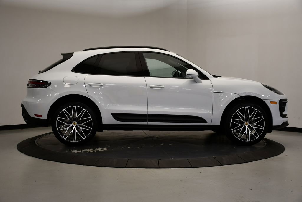 Used 2026 Porsche Macan AWD/4WD image 8