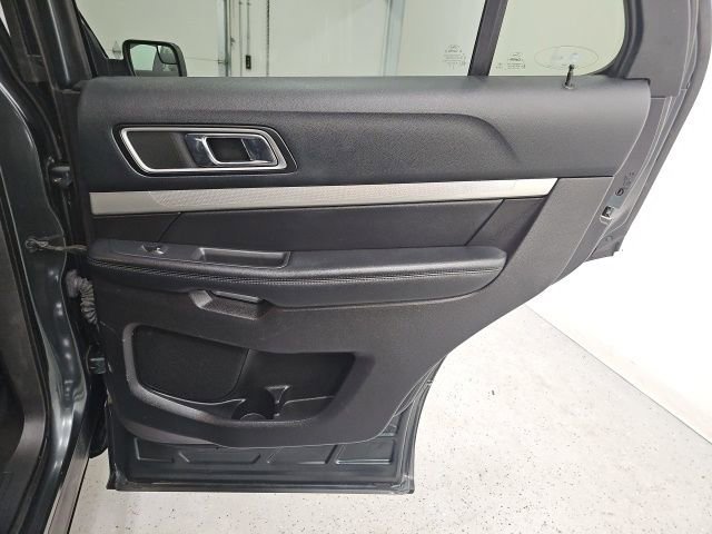 Used 2016 Ford Explorer XLT w/ Equipment Group 202A image 33