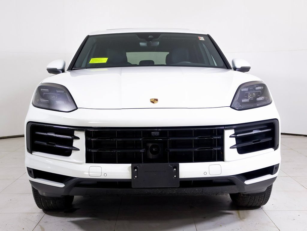 Certified 2025 Porsche Cayenne AWD/4WD image 24