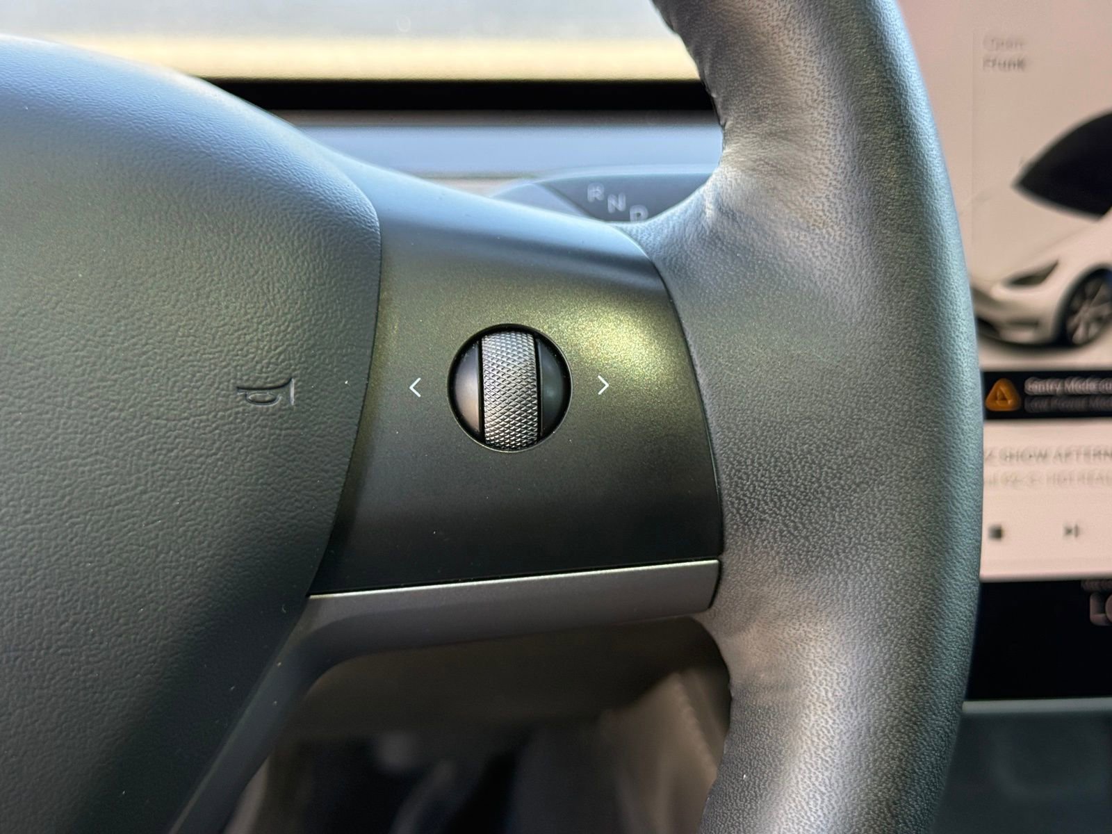 Used 2022 Tesla Model Y Long Range image 29