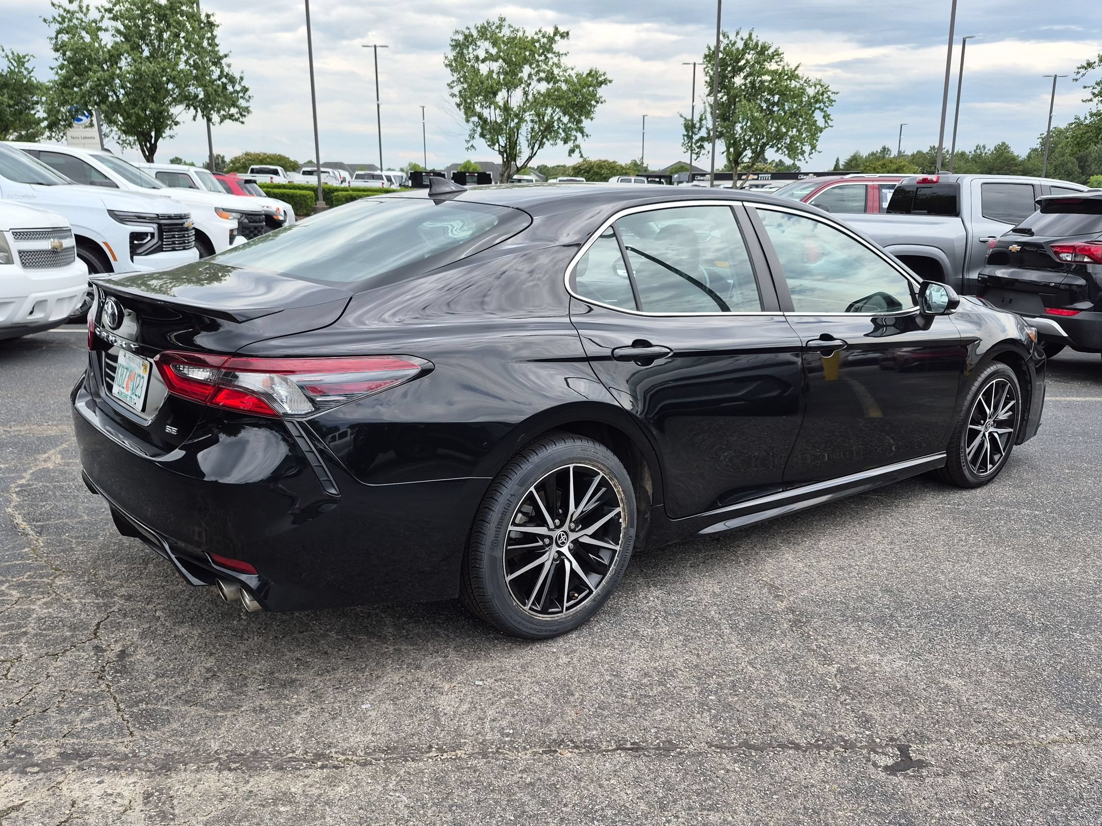 Used 2024 Toyota Camry SE FWD image 10