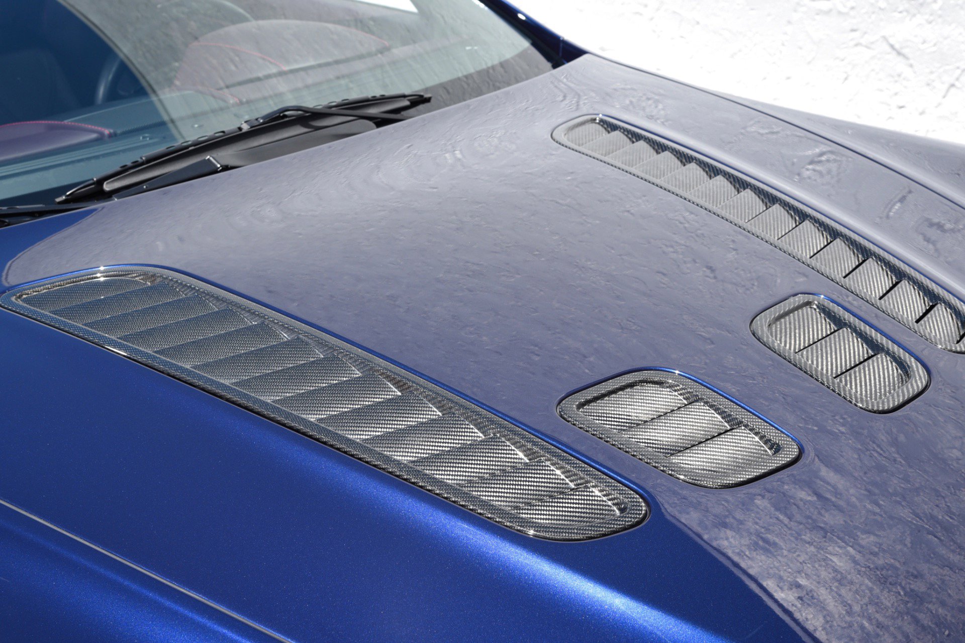 Used 2011 Aston Martin V12 Vantage Coupe RWD image 30