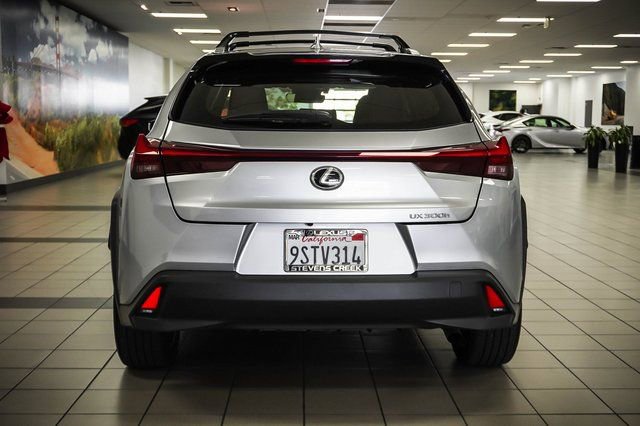Certified 2025 Lexus UX 300h FWD w/ Accessory Package (Z2) image 7