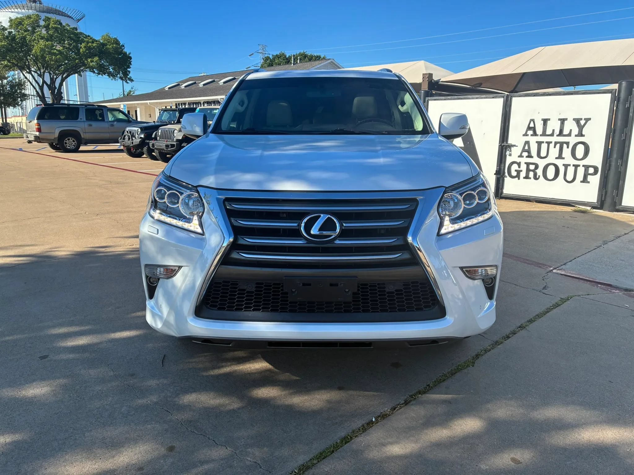 Used 2019 Lexus GX 460 Premium w/ Premium Package AWD/4WD image 2