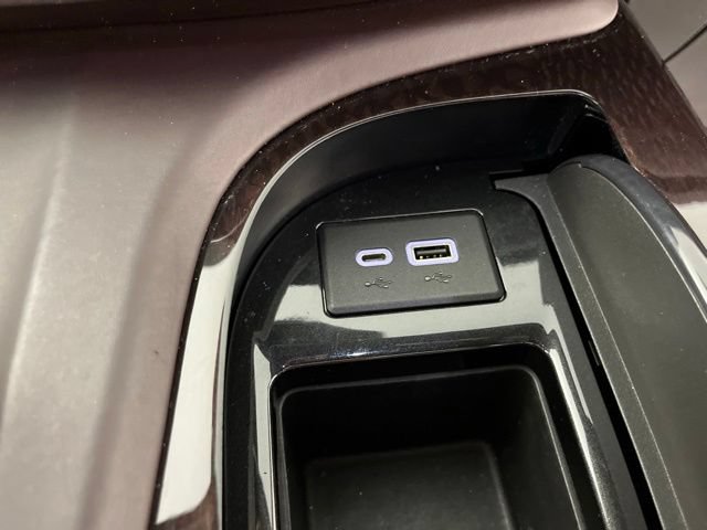Used 2022 Cadillac Escalade Sport Platinum w/ LPO, ONYX Package AWD/4WD image 31