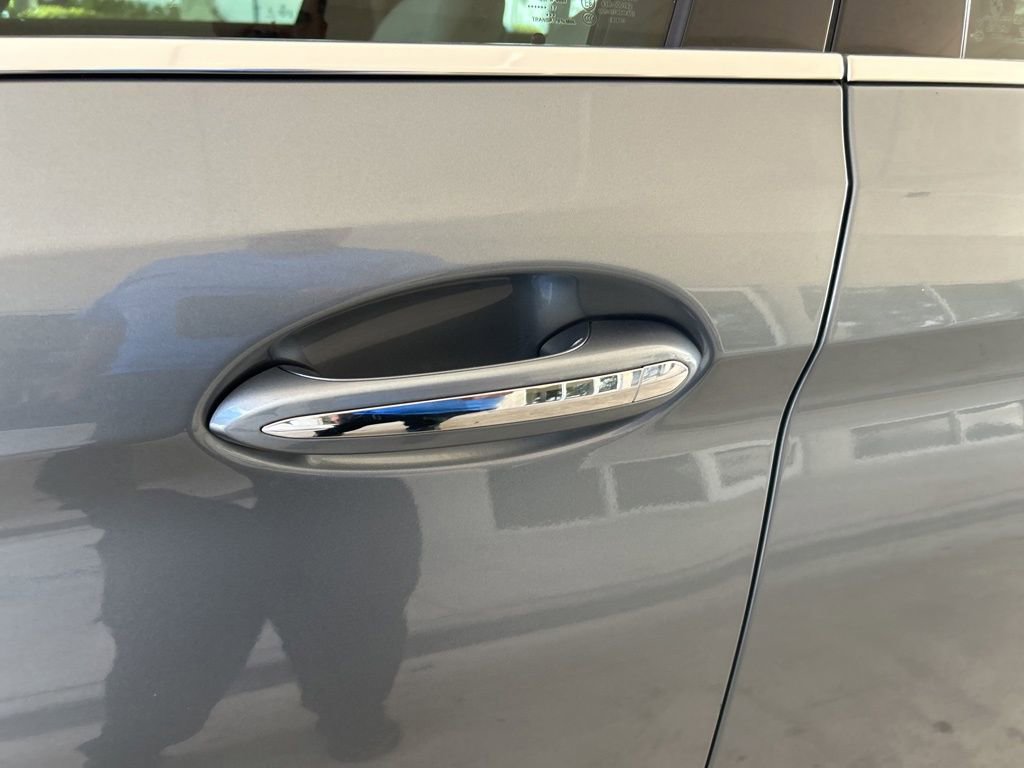 Used 2018 BMW 530e xDrive image 15