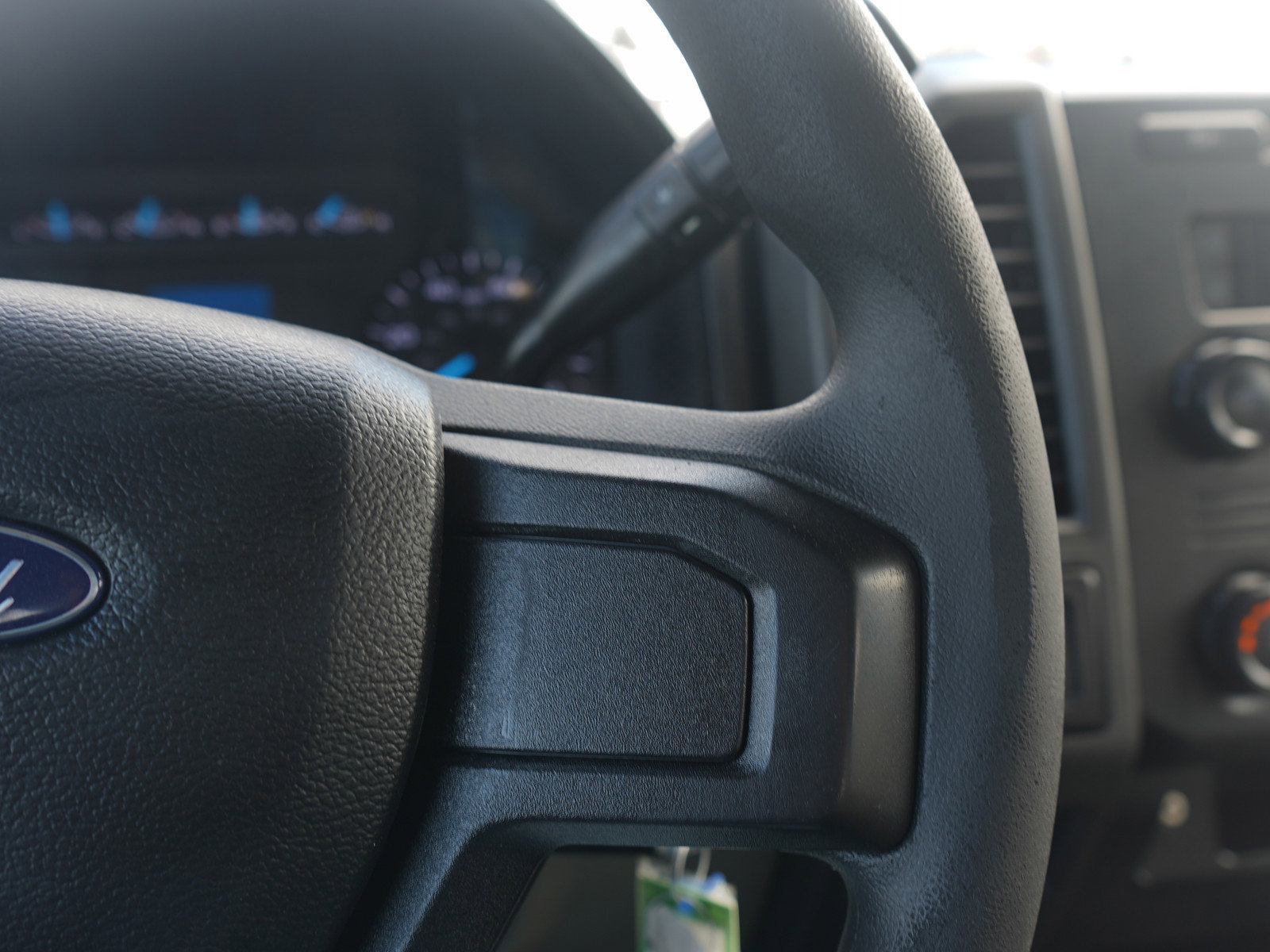 Used 2019 Ford F350 XL w/ Power Equipment Group image 27