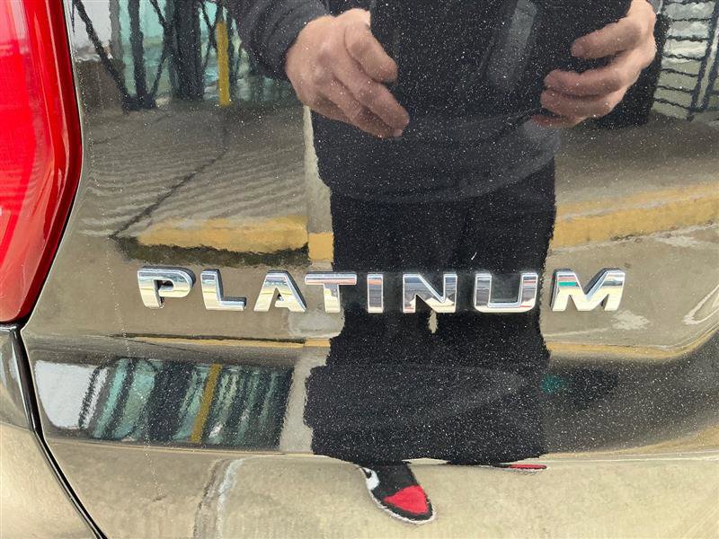 Used 2017 Ford Explorer Platinum image 21