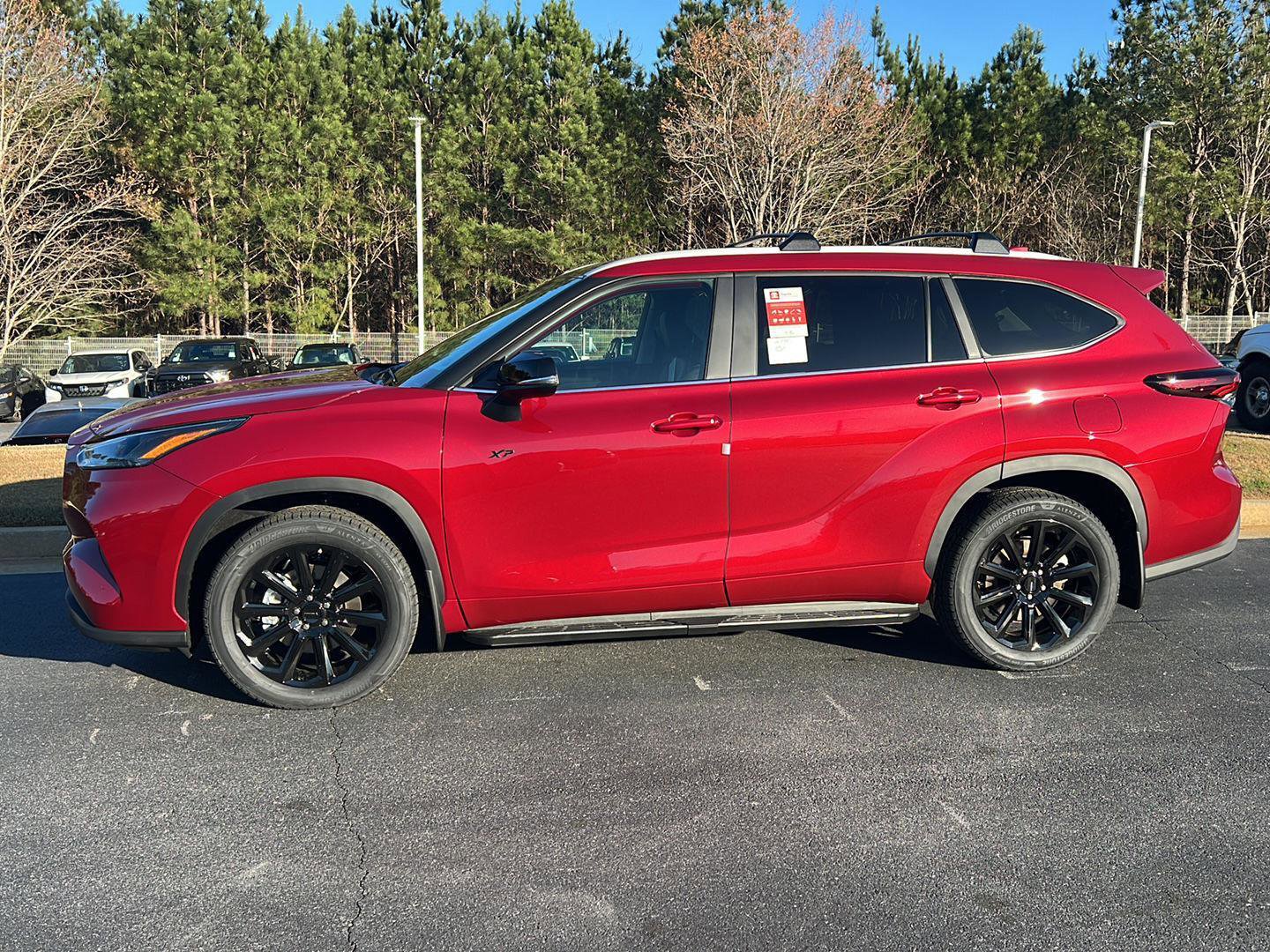 New 2026 Toyota Highlander XLE image 3