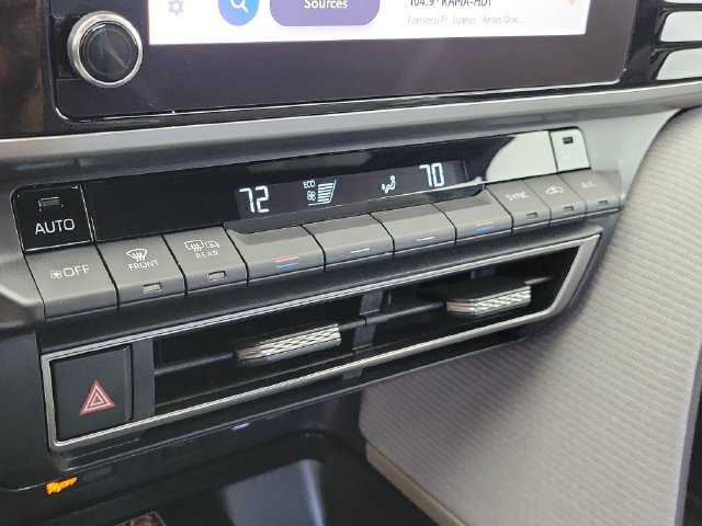 Used 2025 Toyota Camry SE w/ Convenience Package FWD image 28