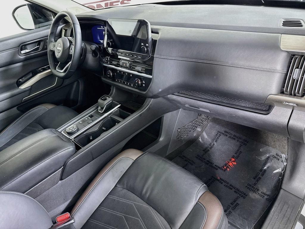 Used 2024 Nissan Pathfinder Platinum AWD/4WD image 36