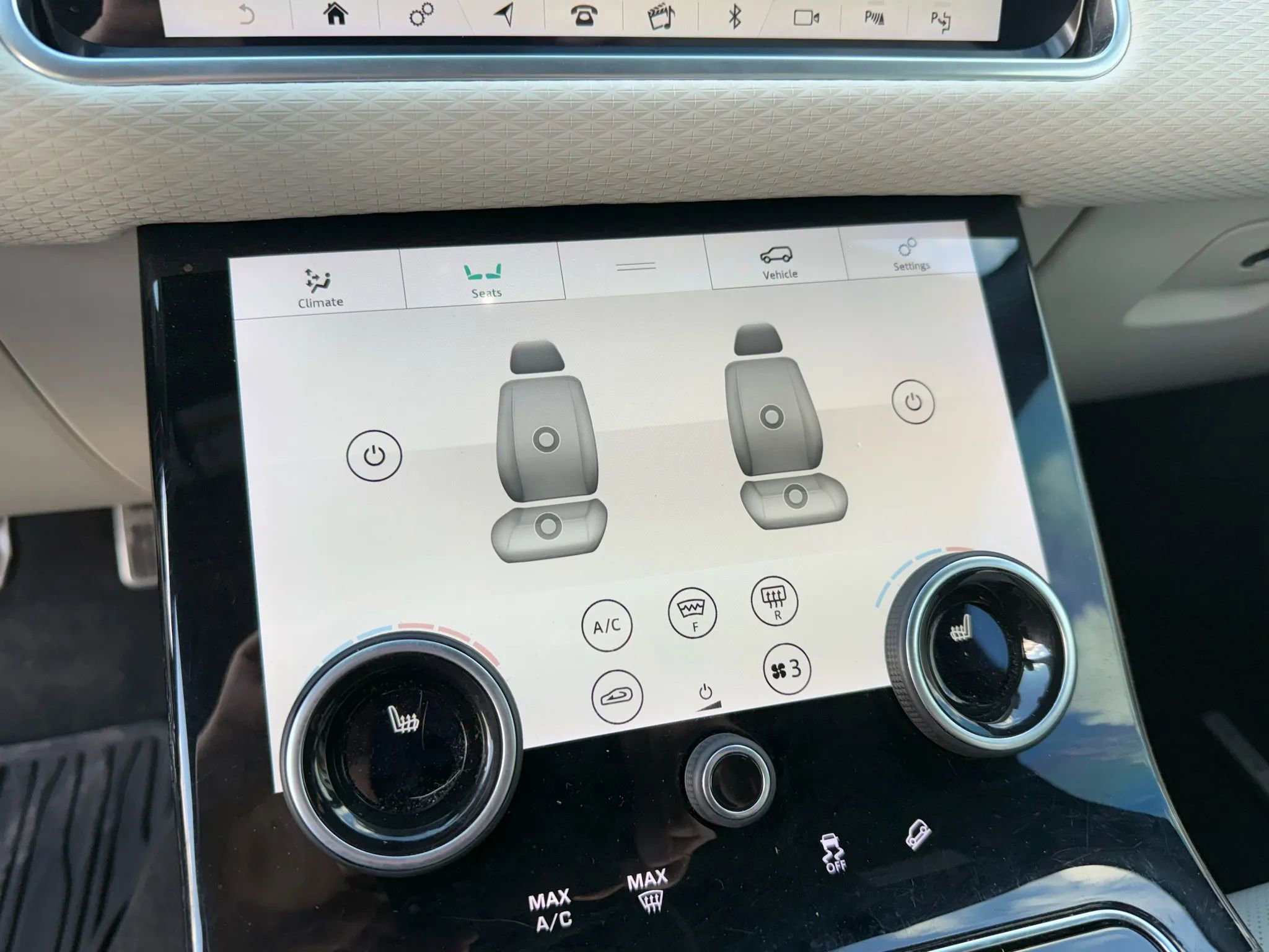 Used 2020 Land Rover Range Rover Velar R-Dynamic S image 29