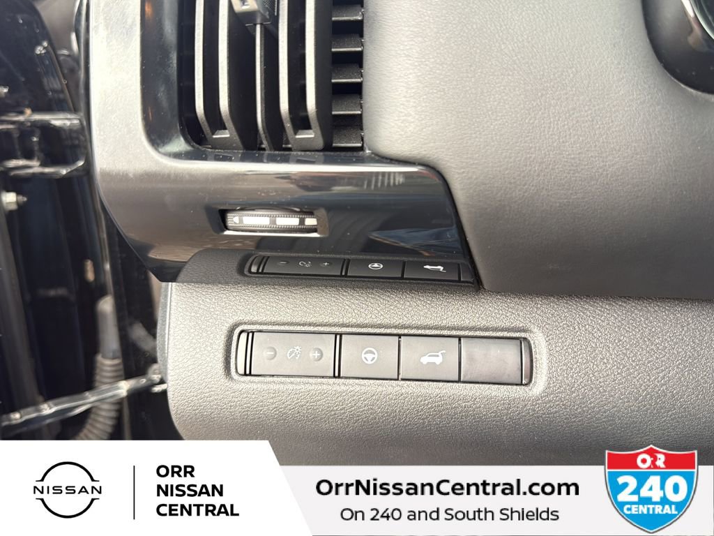 Used 2025 Nissan Pathfinder SV image 22