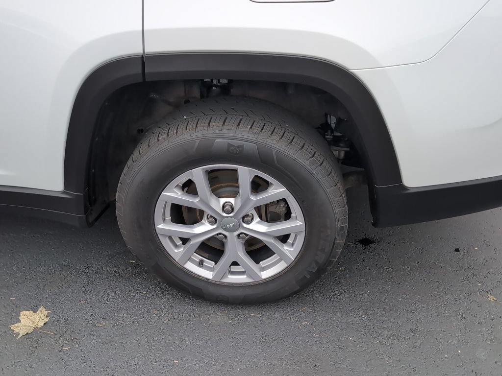 Used 2021 Jeep Grand Cherokee L Limited AWD/4WD image 15