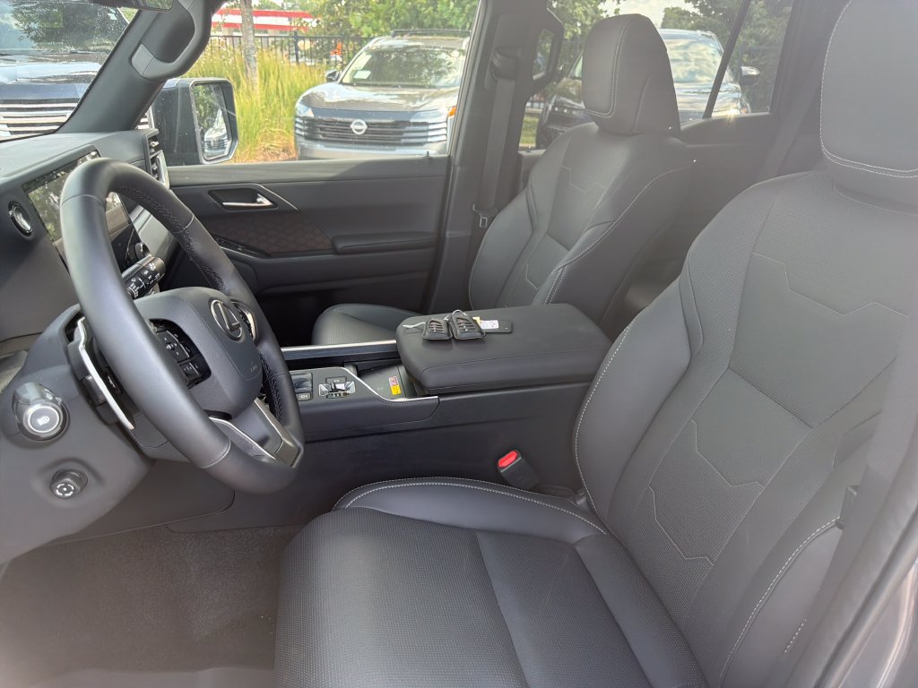 Used 2026 Lexus GX 550 w/ Accessory Package (2T) AWD/4WD image 10