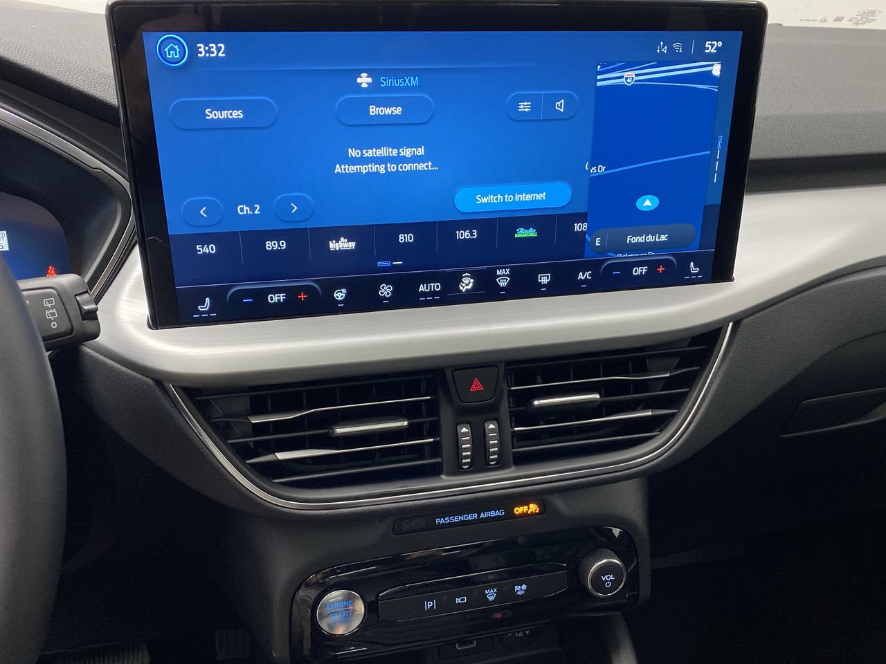 New 2024 Ford Escape SE w/ PHEV Premium Package FWD image 18