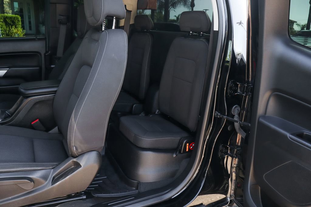 Used 2022 Chevrolet Colorado LT w/ Redline Special Edition RWD image 21