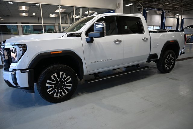New 2026 GMC Sierra 2500 Denali Ultimate image 13