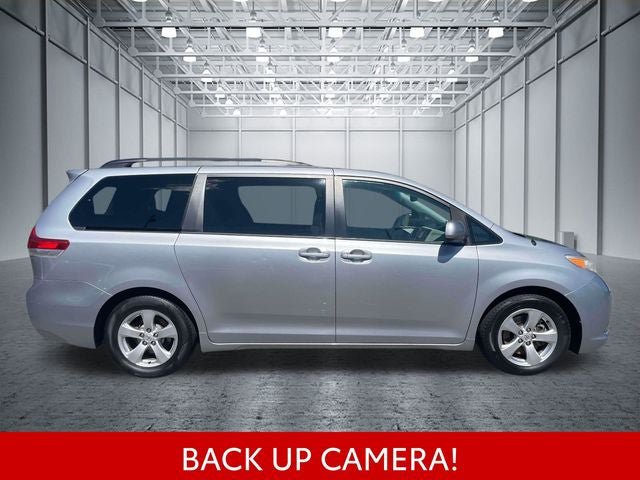 Used 2014 Toyota Sienna LE FWD image 5
