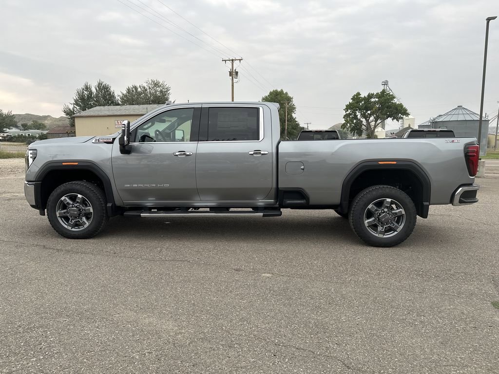 New 2025 GMC Sierra 3500 SLT image 4