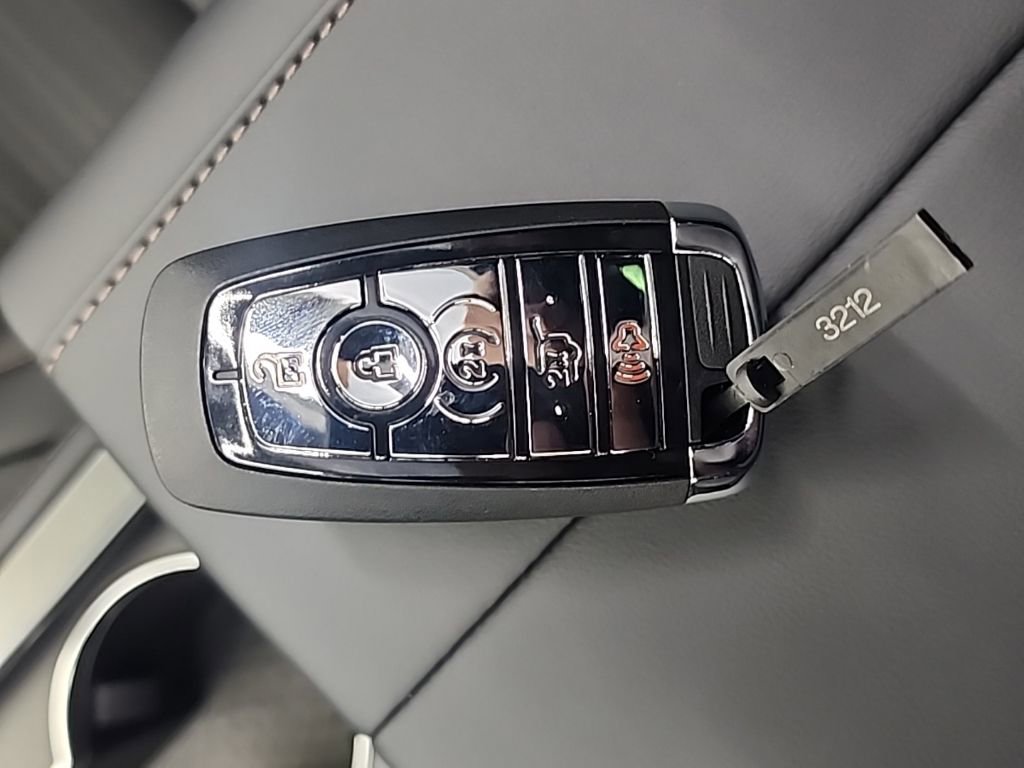 New 2026 Lincoln Nautilus Reserve w/ Jet Appearance Package image 27