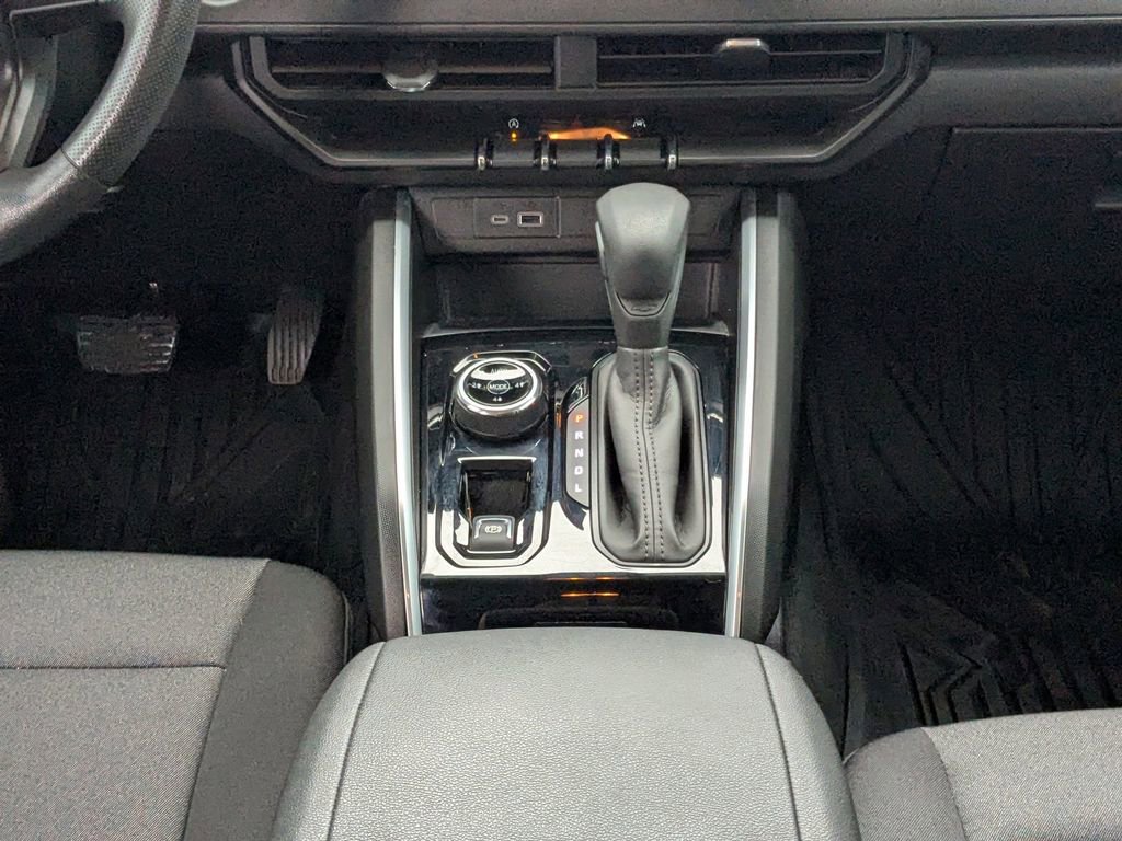 Used 2024 Chevrolet Colorado Trail Boss w/ Technology Package image 16