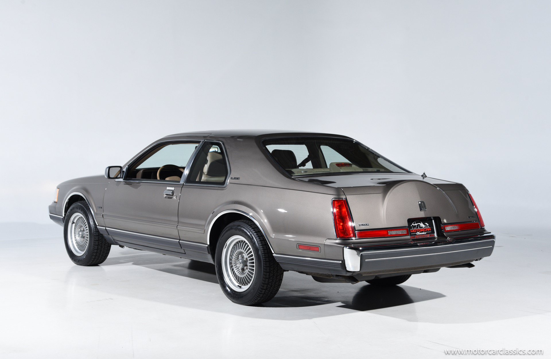Used 1988 Lincoln Mark VII LSC RWD image 4