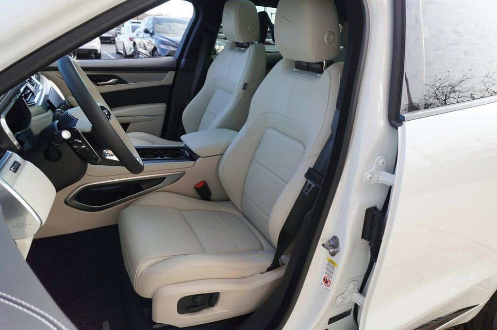 Used 2025 Jaguar F-PACE R-Dynamic S AWD/4WD image 13