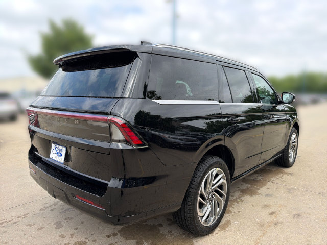 New 2026 Lincoln Navigator Reserve AWD/4WD image 6