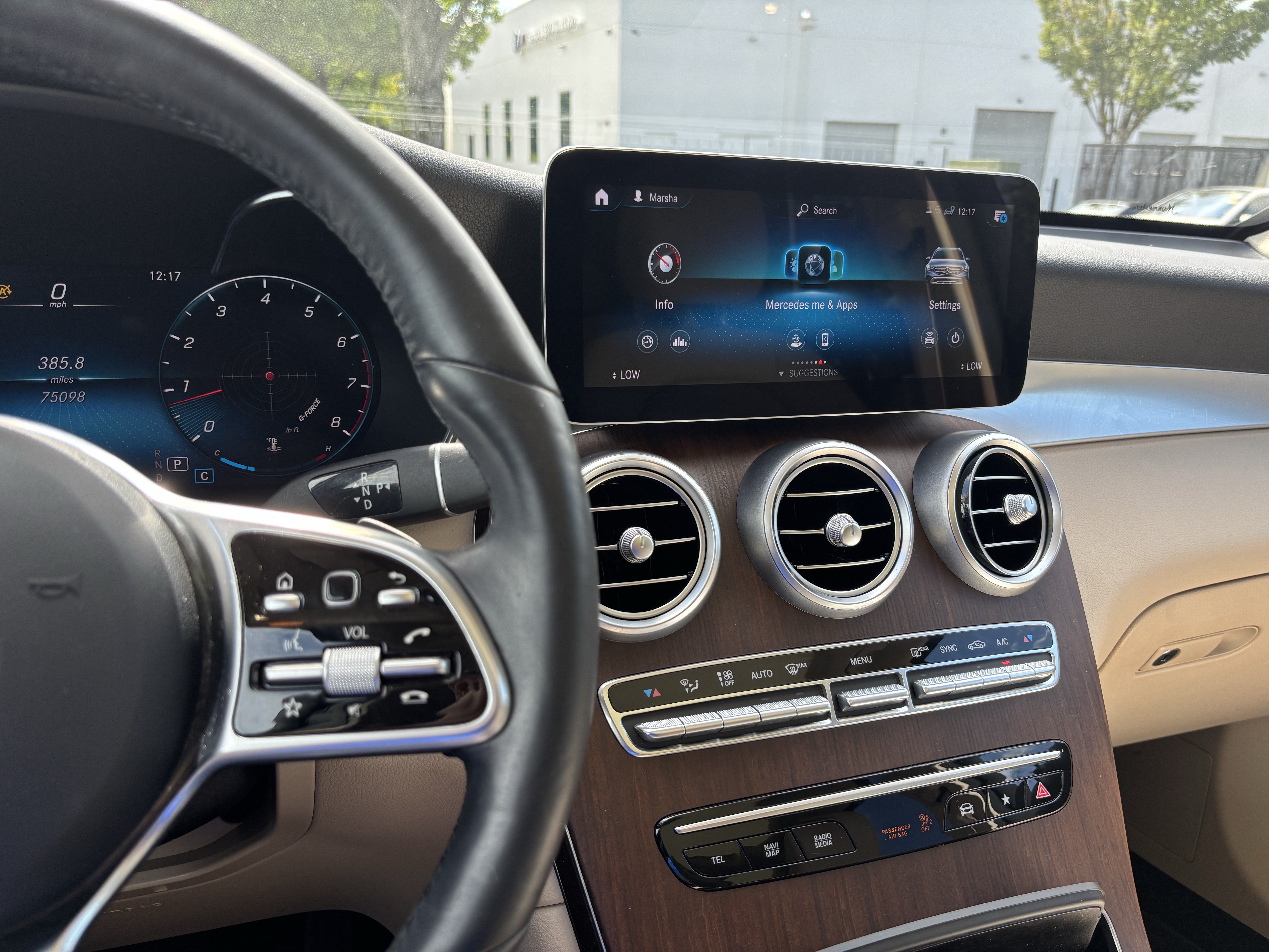 Used 2020 Mercedes-Benz GLC 300 4MATIC image 31
