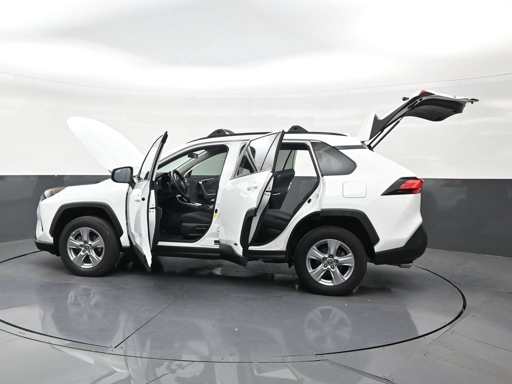 Used 2022 Toyota RAV4 LE AWD/4WD image 31