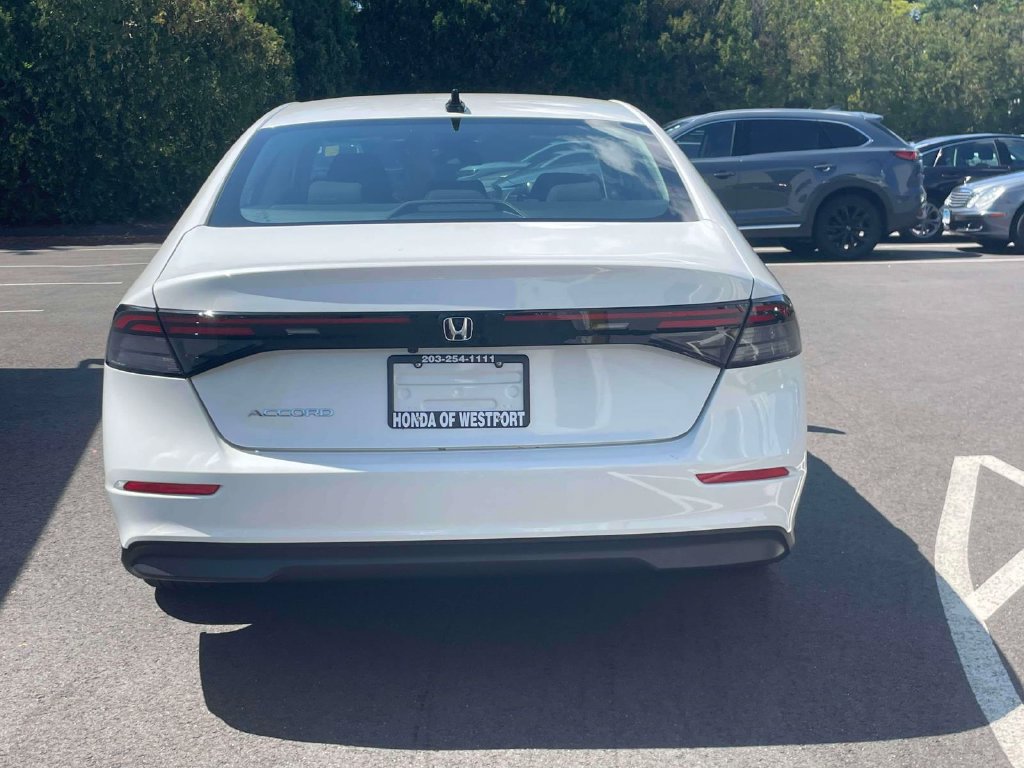 Certified 2025 Honda Accord SE image 6