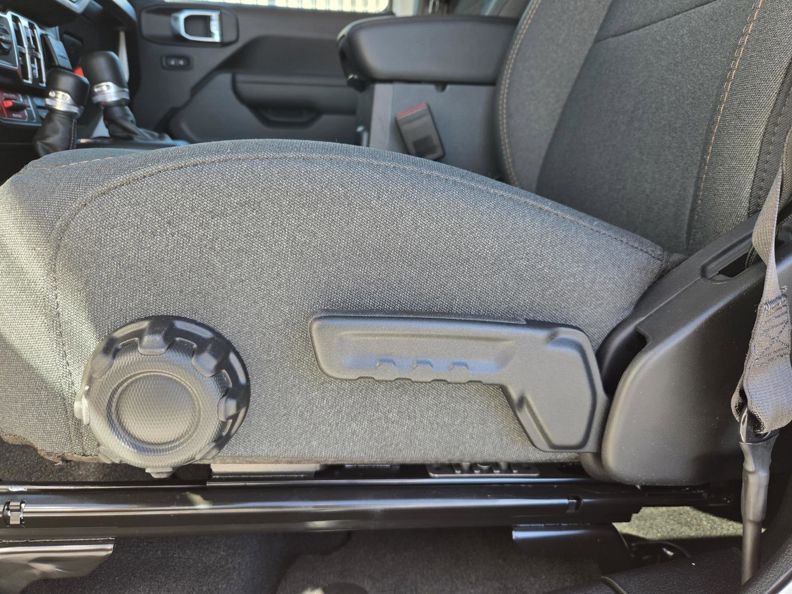 New 2026 Jeep Wrangler Unlimited Sport image 27