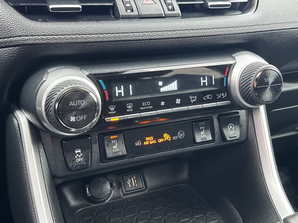 Used 2023 Toyota RAV4 XLE Premium image 25