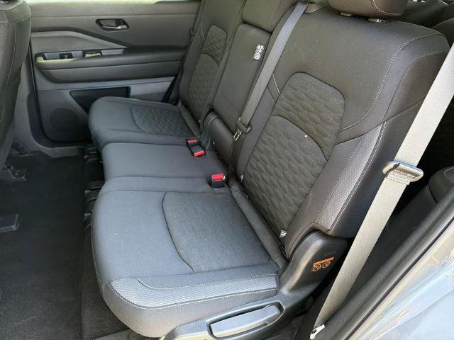 Certified 2025 Nissan Pathfinder SV FWD image 19
