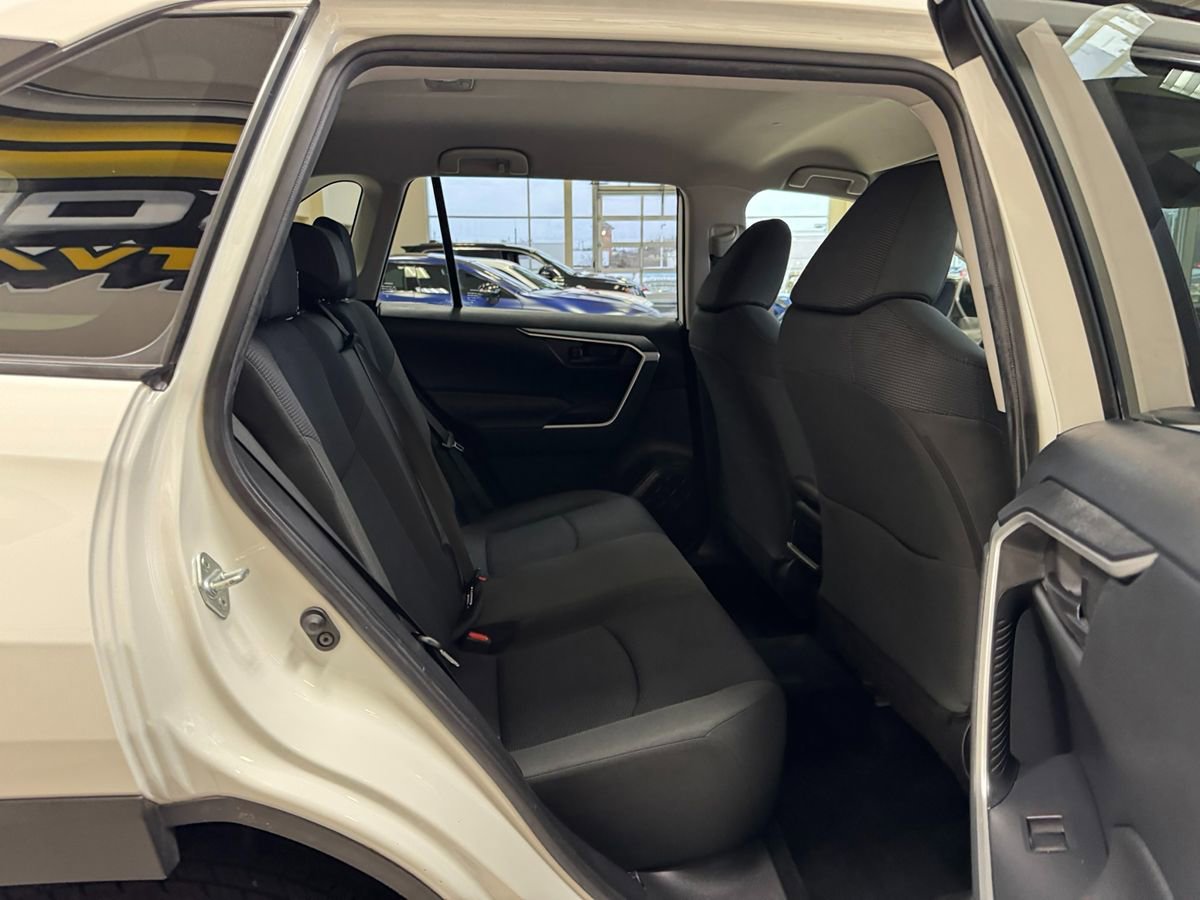 Used 2019 Toyota RAV4 LE w/ All Weather Liner Package AWD/4WD image 47