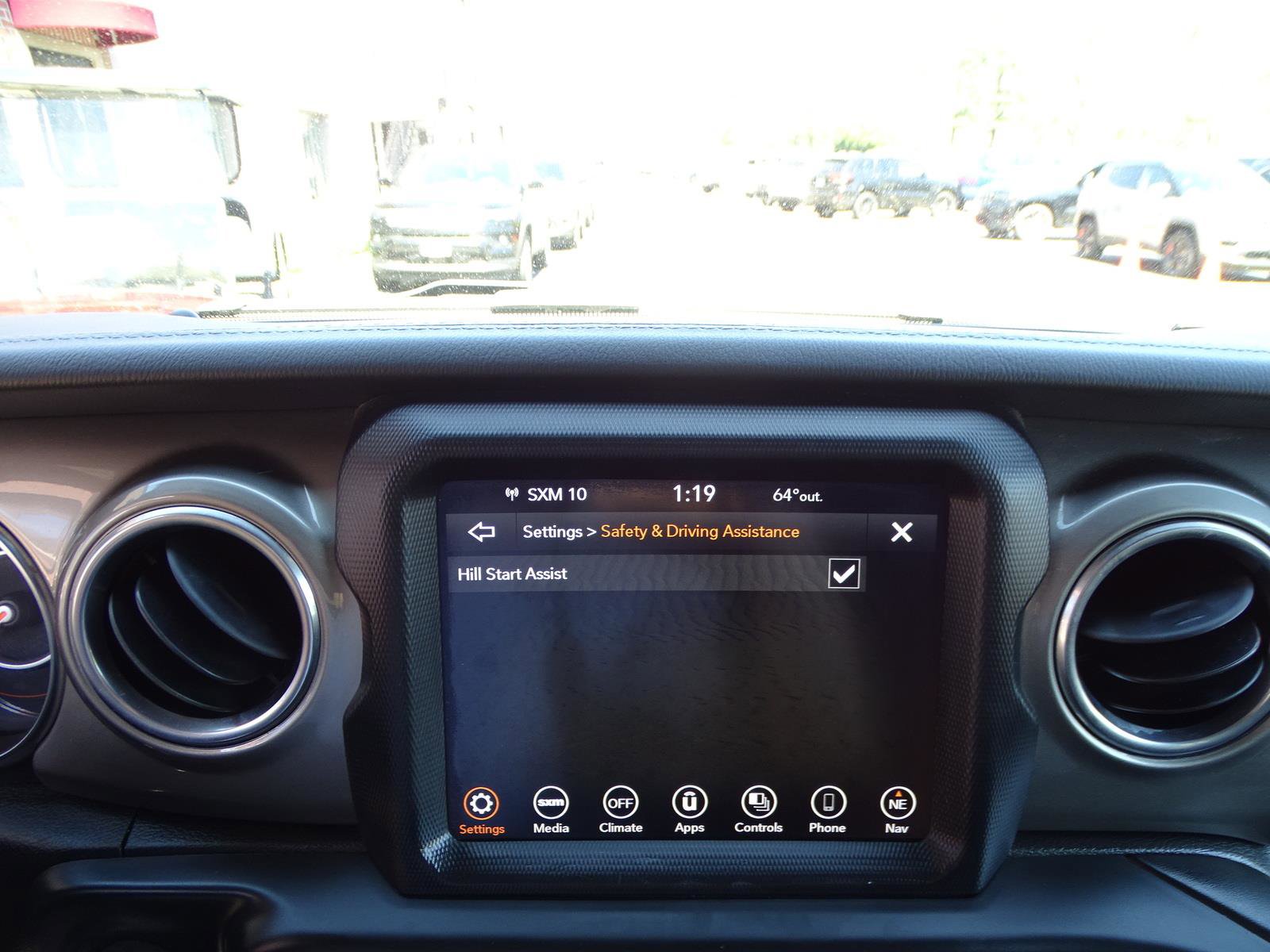 Used 2018 Jeep Wrangler Unlimited Sahara image 23